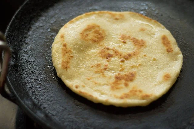 Homemade Kulcha: Soft, Flavorful Flatbread Recipe - Herbsjoy.com
